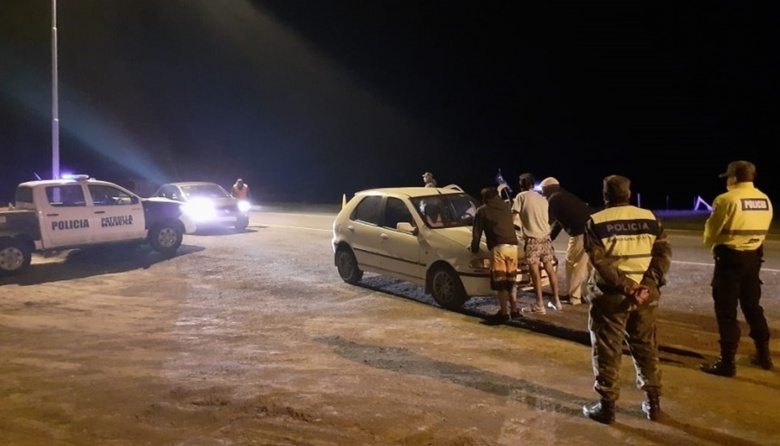Detienen a tres sancayetanenses que volvían de Necochea con una pistola semi automática