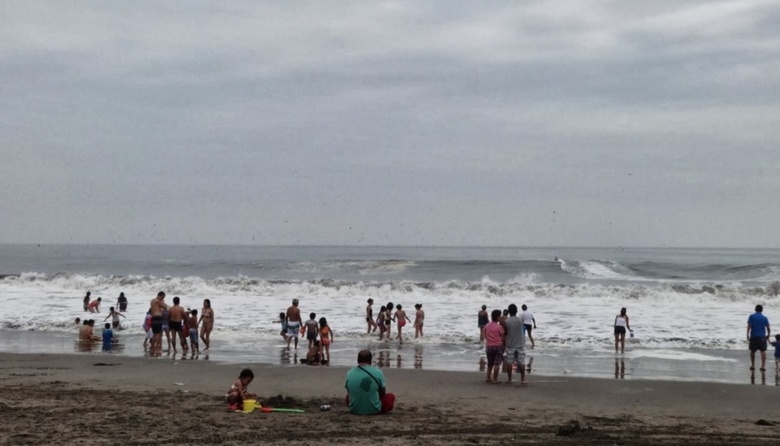 Llamaron a tener “extremo cuidado” a la hora de bañarse en las playas locales