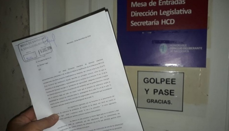 Ambientalistas llaman a impedir la ampliación del espacio vehicular en las playas del centro