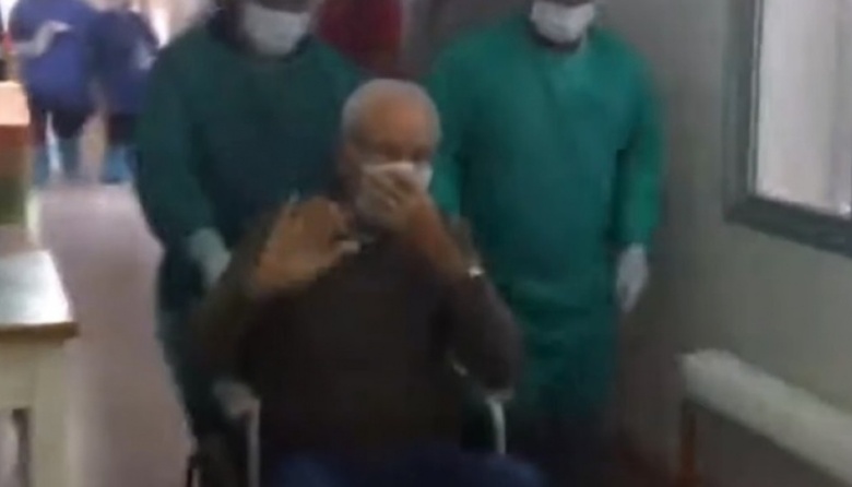 Video del alta de internación que obtuvo el primer paciente que contrajo Coronavirus en Necochea