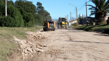 Continúa el trabajo de apertura de calles en San Cayetano