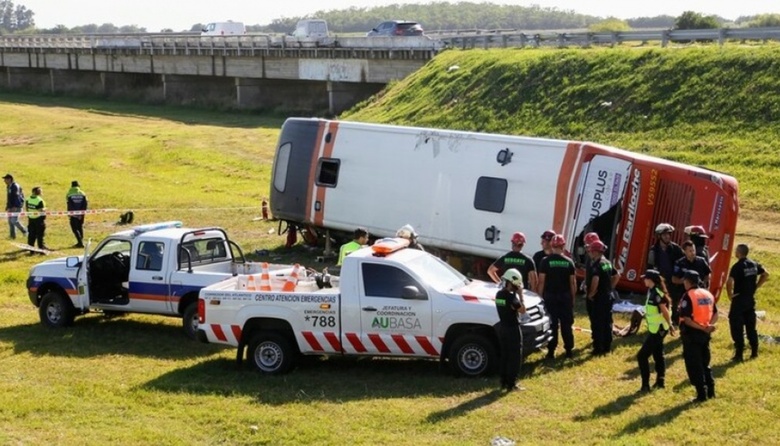 Tras el accidente en Ruta 2 cuestionan la habilitación de los colectivos de doble piso