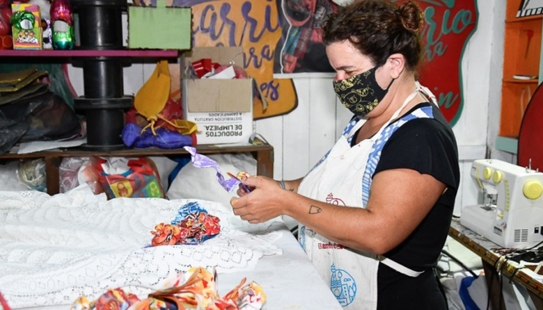 Preparación de las estampas para instalar durante el Festival Infantil de febrero