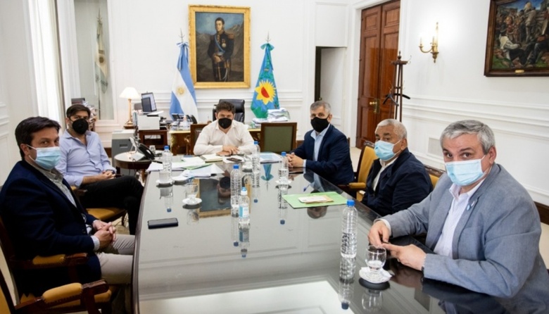 Encuentro con intendentes y confirmación de la repotenciación eléctrica en Quequén
