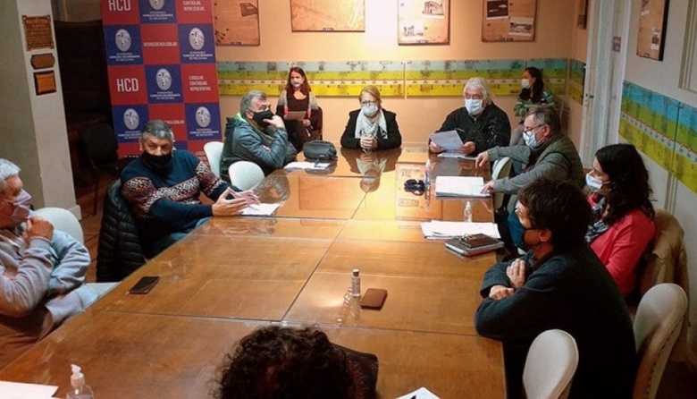 Covid 19 en la ciudad: jubilados fueron al Concejo Deliberante, pidieron más controles y exigieron multas