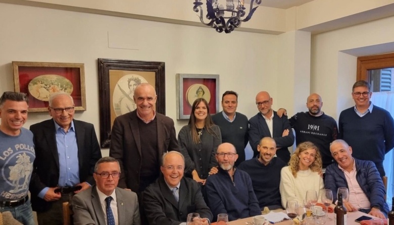 Un psicólogo y escritor necochense ganó un Concurso Literario en Sevilla, España