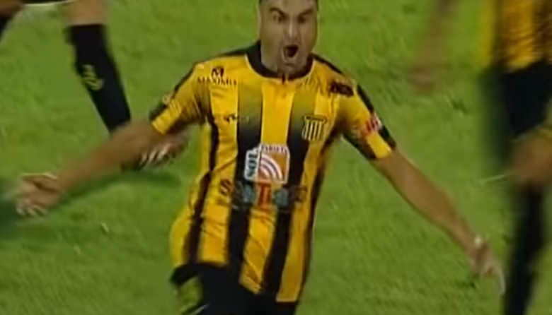 El goleador de todas las categorías: Cerica marcó uno de los goles en el triunfo de Mitre
