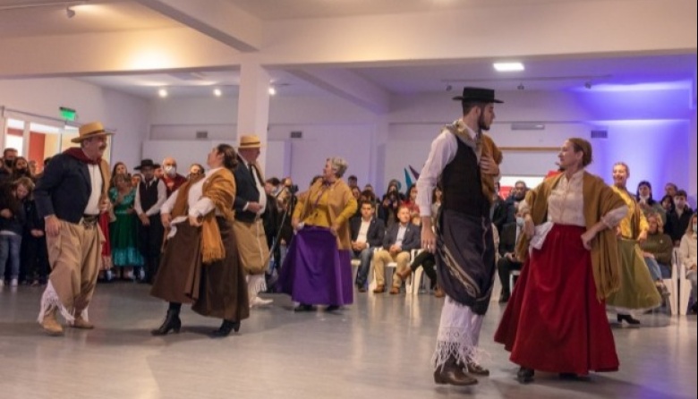 San Cayetano se prepara para celebrar el Día de la Patria con música, danzas y tradiciones folclóricas