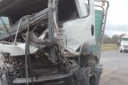 Accidente vial en Rutas 86 y 80: Dos camiones colisionaron frontalmente