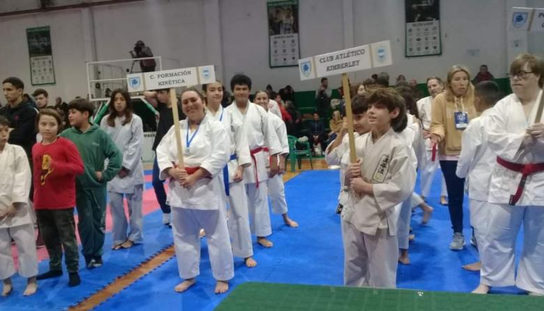 Formación Kinética de Necochea tuvo una gran participación en el Torneo Regional de Karate en Mar del Plata