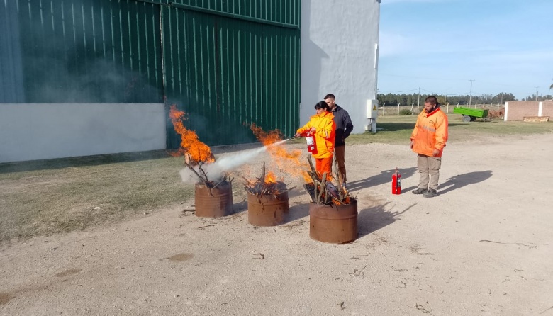 Capacitaron sobre prevención de incendios en San Cayetano