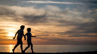 Se convoca a familias interesadas en el cuidado temporal de dos hermanitos
