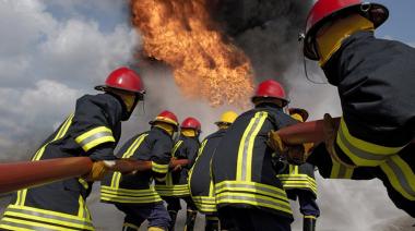 Campaña solidaria de Bomberos: Piden donación de packs de agua ante el pronóstico de altas temperaturas