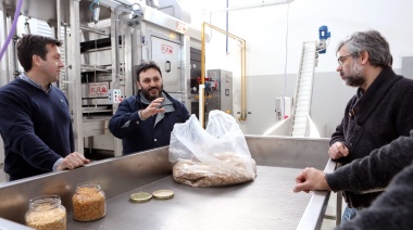 Rojas recorrió la planta de alimentos deshidratados de la Universidad de La Plata