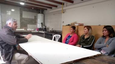 El concejal Velázquez se reunió en La Dulce con miembros del Club Ideal Progresista y emprendedoras locales