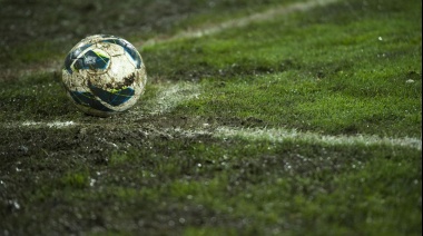 Liga Necochea: Duelo intenso y empate en la Primera Semifinal entre Villa Díaz Vélez e Independiente SC
