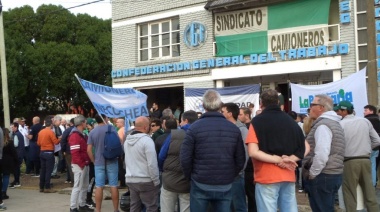 Trabajadores en lucha: Asamblea y rueda de prensa contra el DNU en CGT Necochea