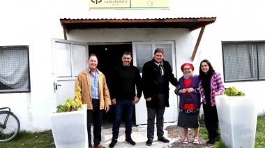 "Locos por los Cuatris" dona alimentos a "La Hora Feliz" en San Cayetano