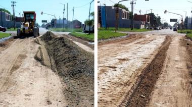 La Municipalidad coloca granza en la Avenida 42 para recuperar su transitabilidad