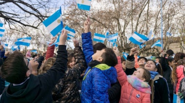 Organizan el acto por el Día de la Bandera y la promesa de los alumnos de cuarto año