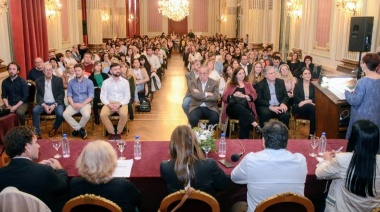 Pobreza infantil en el centro del debate: Andrea Cáceres participó de un encuentro en Tandil