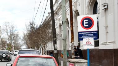 El estacionamiento medido aumenta a $100