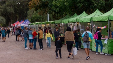 El parque Miguel Lillo recibió a artistas y distintos eventos para la familia