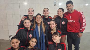 Éxito rotundo para el Club Huracán de Necochea: 14 patinadoras clasifican al nacional
