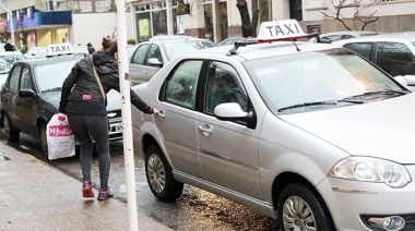 Avalaron el aumento de la tarifa de taxis: la bajada de bandera será de $1000