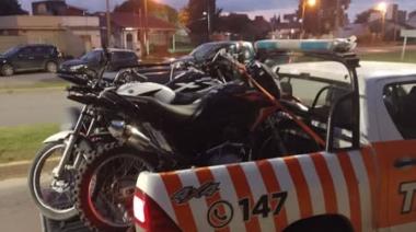 Motos, caos y provocación: el descontrol se adueñó de la zona del Casino este domingo