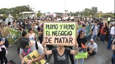 Masivo corte del puente Rosario-Victoria: Hartos del humo protestaron y pidieron por la ley de humedales