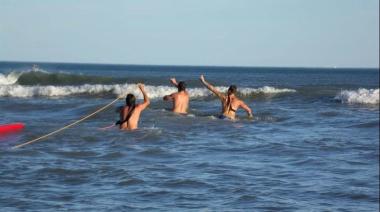 Rescate heroico en Necochea: Guardavidas salvaron una vida en plena protesta