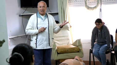 Capacitación para el personal del hogar y geriátrico de San Cayetano