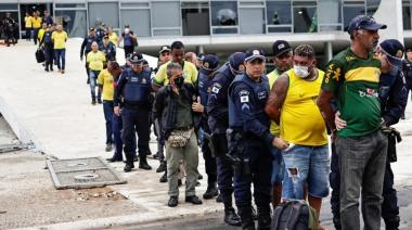 Intento de Golpe de Estado en Brasil: La policía recuperó el control de los edificios de Gobierno y confirmó que hay al menos 200 detenidos