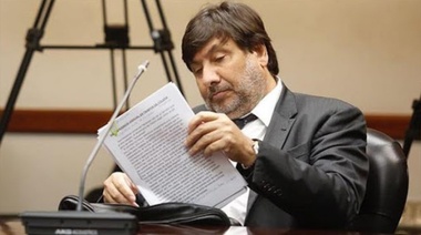 El abogado necochense Eduardo Freiler denunció a Mauricio Macri y su equipo por envío de armas a Bolivia