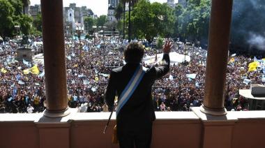 Argentina bajo la sombra de Milei: Un megapaquete de leyes que avasalla la democracia