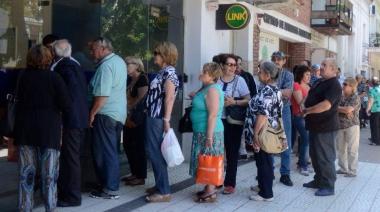 Jubilados y pensionados bonaerenses cobrarán desde el lunes 27