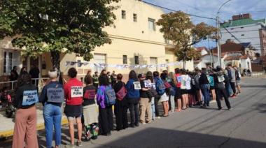 Llaman a movilizarse frente al juzgado correccional N° 1 en defensa de la trabajadora municipal
