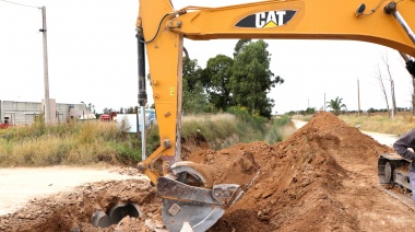 Reemplazan tubos de alcantarilla en San Cayetano