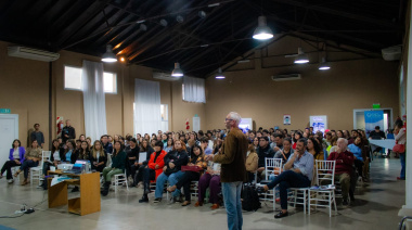 Más de 150 personas en el debut de la Cátedra Abierta de Puerto Quequén