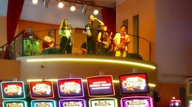 Noche de dúos en Bingo Golden Palace: Música, talento necochense y diversión