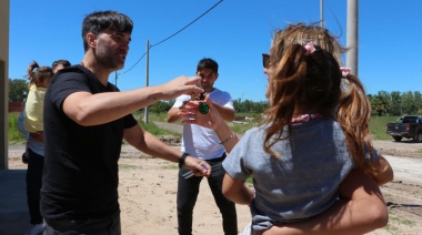 Un intendente bonaerense lanzó sus propios repelentes para su comunidad