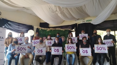 Vallota cerró campaña y parte de su equipo presentó las iniciativas
