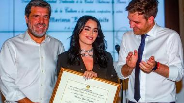 Tras ser la primer argentina en llenar un Vélez, Lali fue reconocida como Personalidad destacada de la Cultura