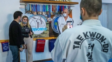 Homenaje póstumo a la leyenda del taekwondo local, Máximo del Valle