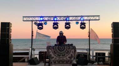 Llega el Festival Ibuspalooza: Donde la música y el mar bailan al atardecer