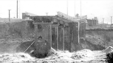 A 44 años de la caída del puente del puerto: un 20 de abril comenzaron las lluvias