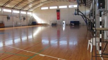 San Cayetano renovará iluminación del Polideportivo Municipal con nuevas luminarias LED