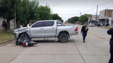 Indignación por el accidente en Quequén: un motociclista en estado crítico tras chocar con una Hilux
