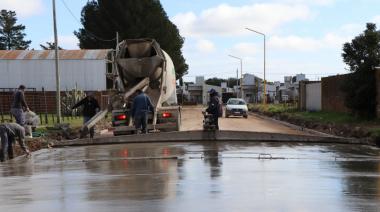 Pavimentan una nueva cuadra en San Cayetano